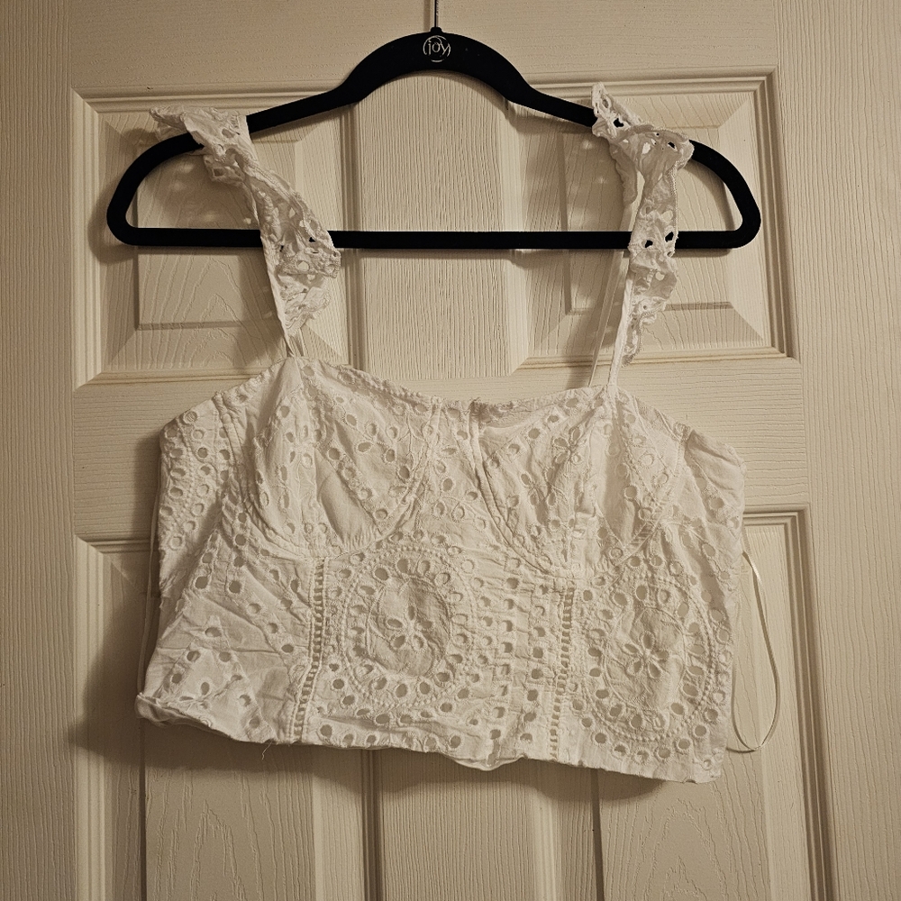 Kirious Los Angeles White Eyelet Embroidered Ruffle Strap Crop Top Women’s Large